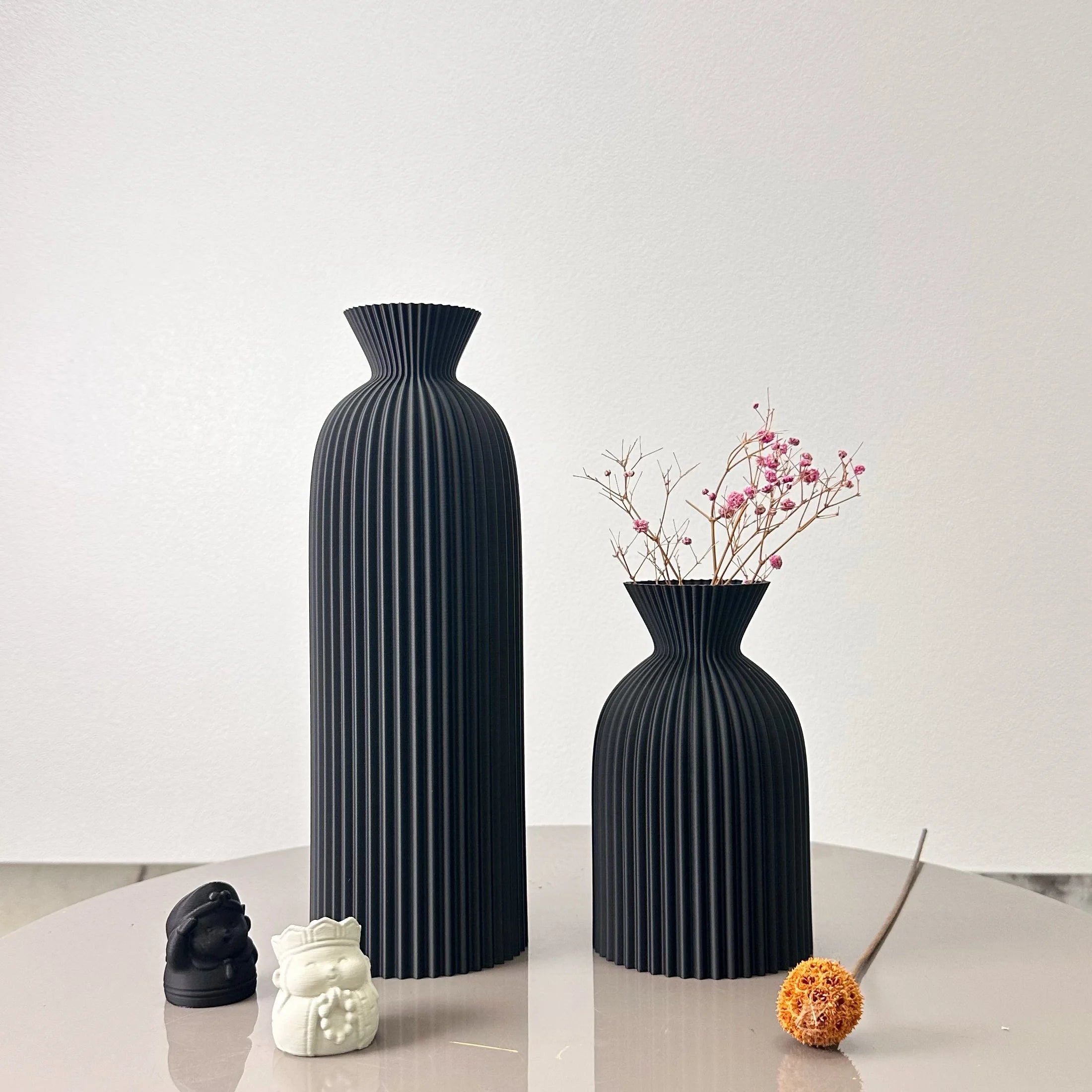 2-Piece Wavy Pattern Decorative Vase Set
