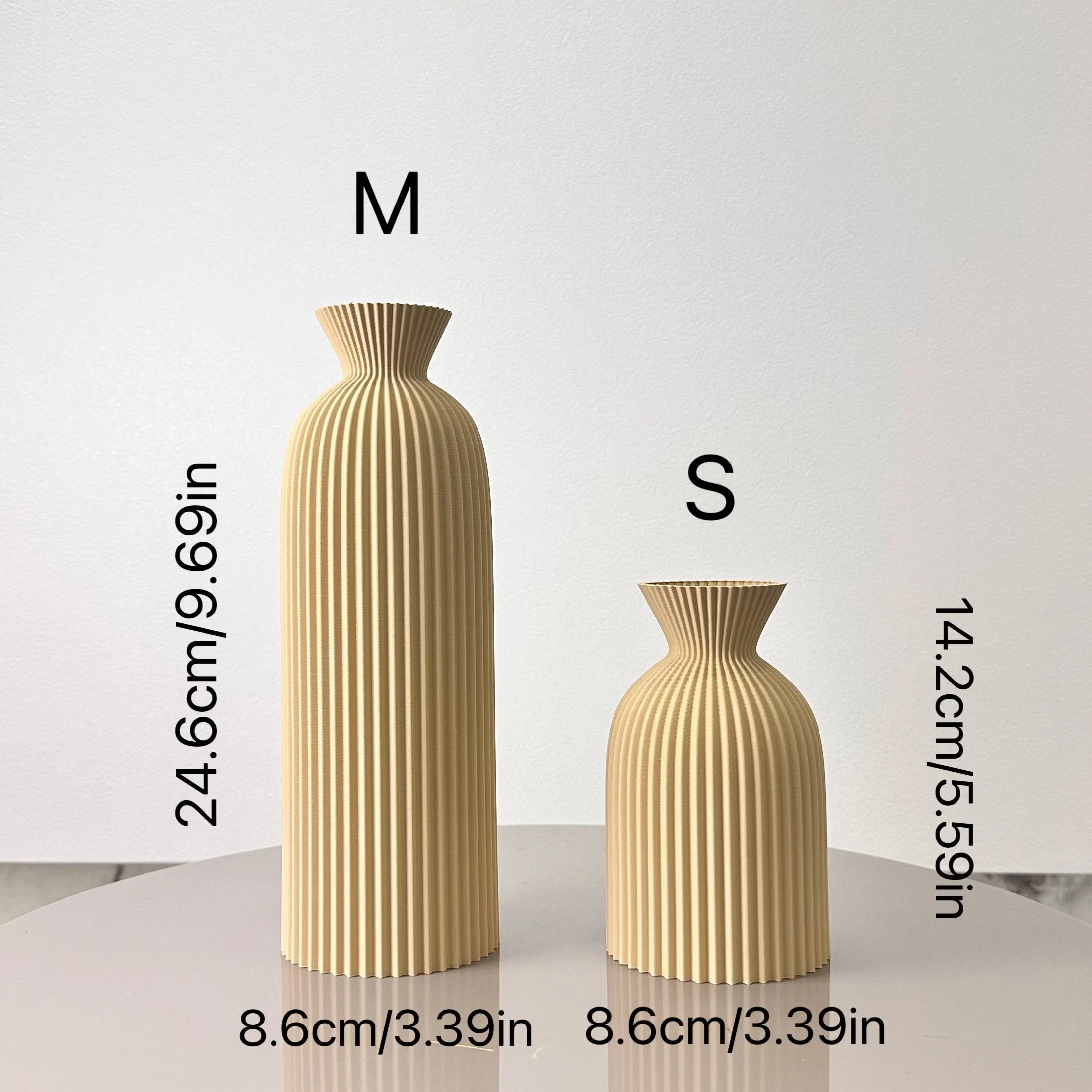 2-Piece Wavy Pattern Decorative Vase Set