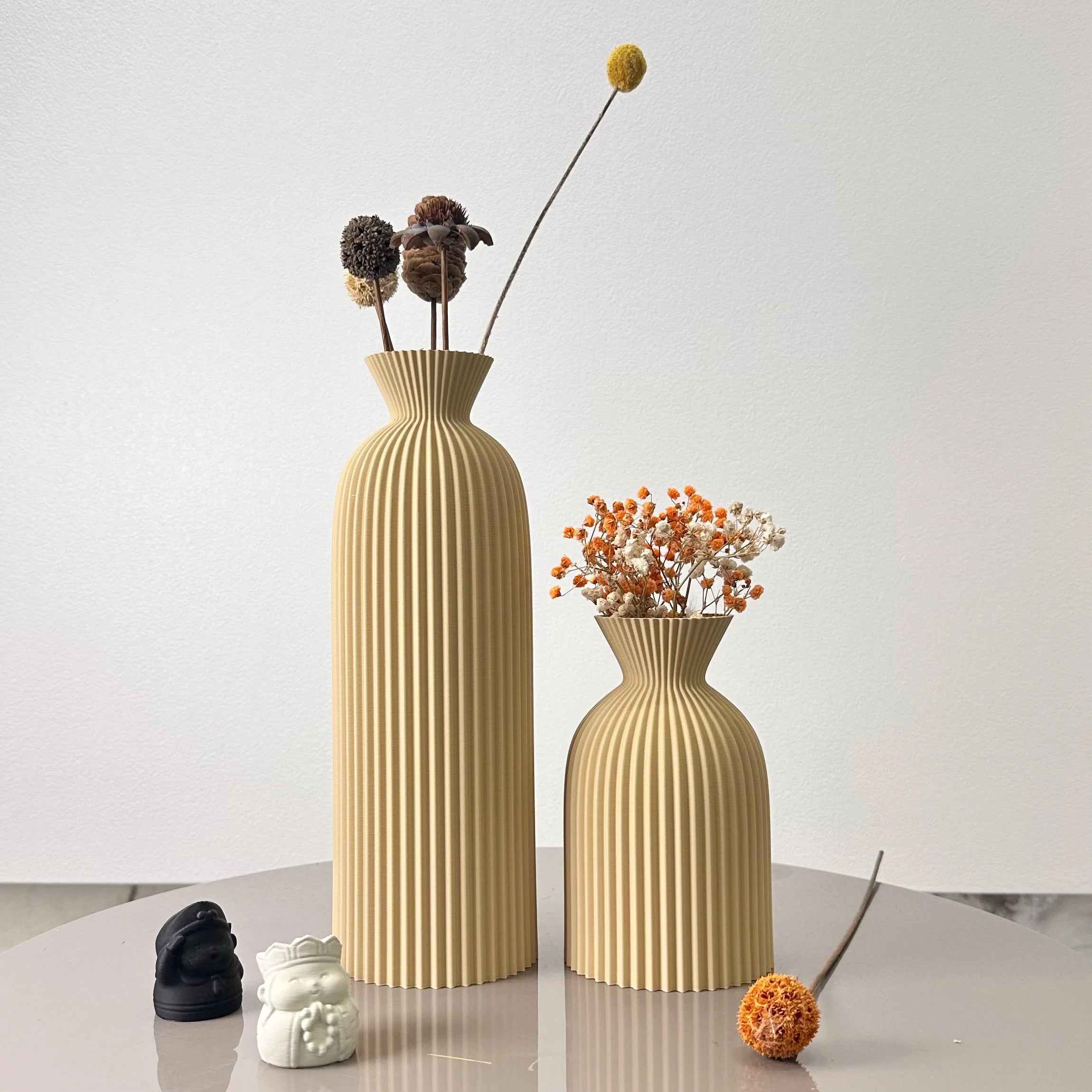 2-Piece Wavy Pattern Decorative Vase Set