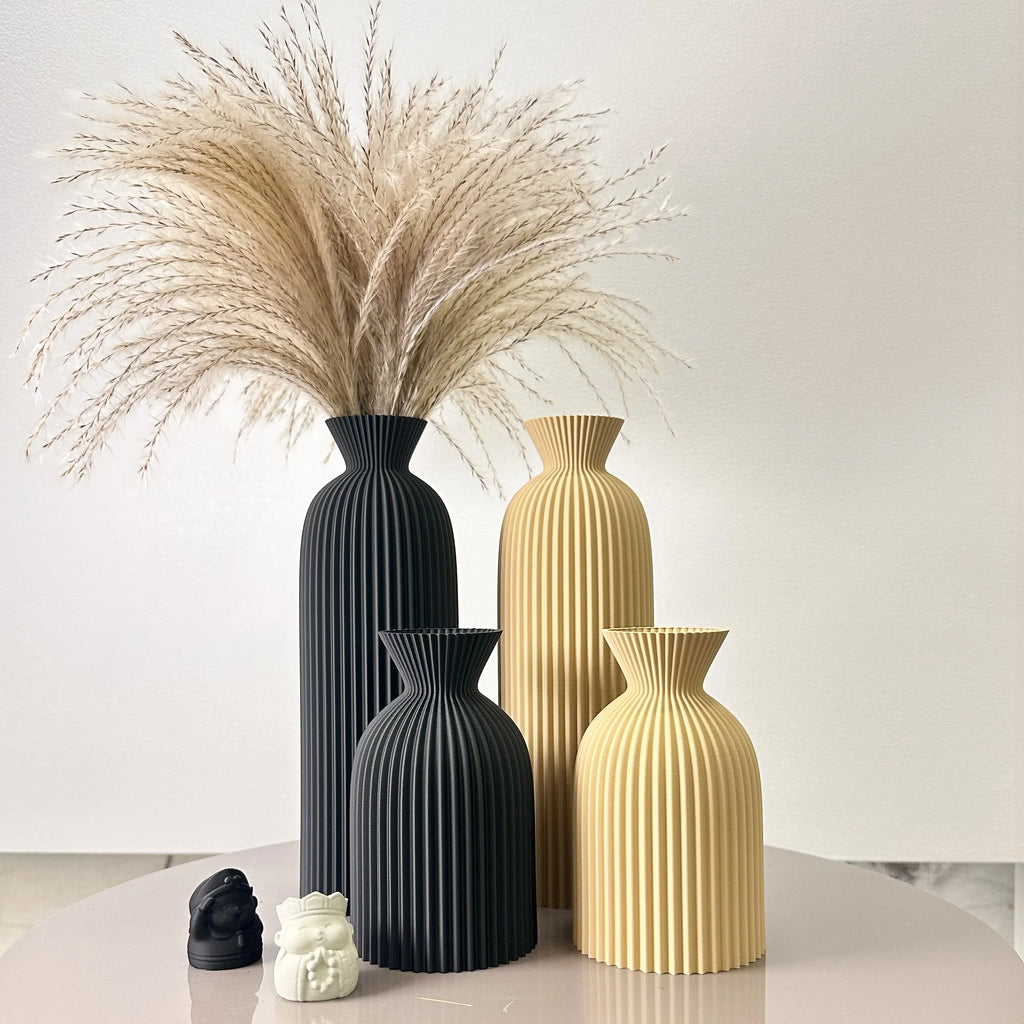 2-Piece Wavy Pattern Decorative Vase Set