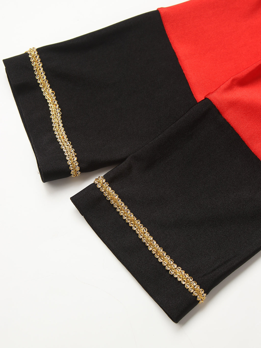 A stylish women’s circus ringmaster costume, perfect for Halloween, carnival, or themed parties.
