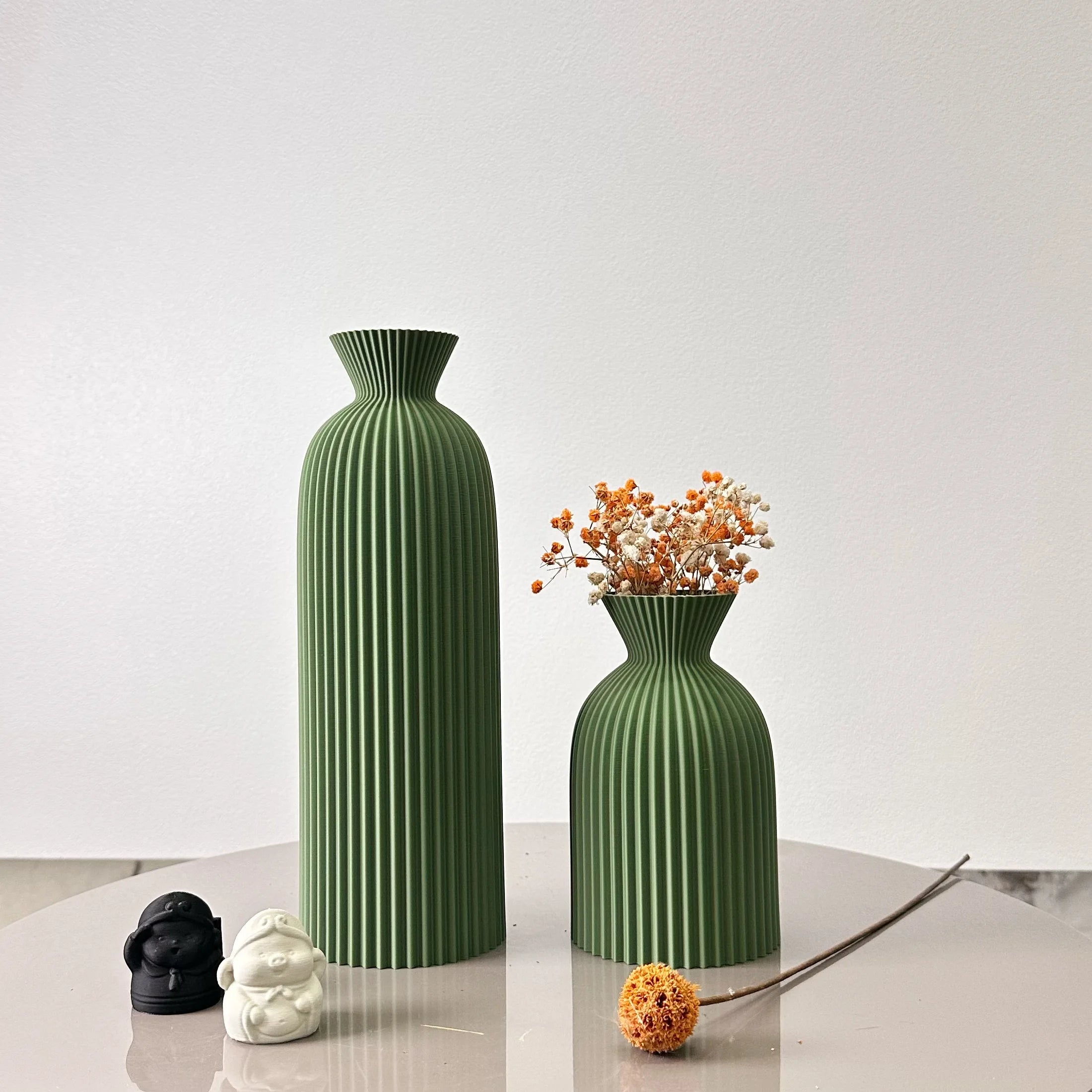 2-Piece Wavy Pattern Decorative Vase Set