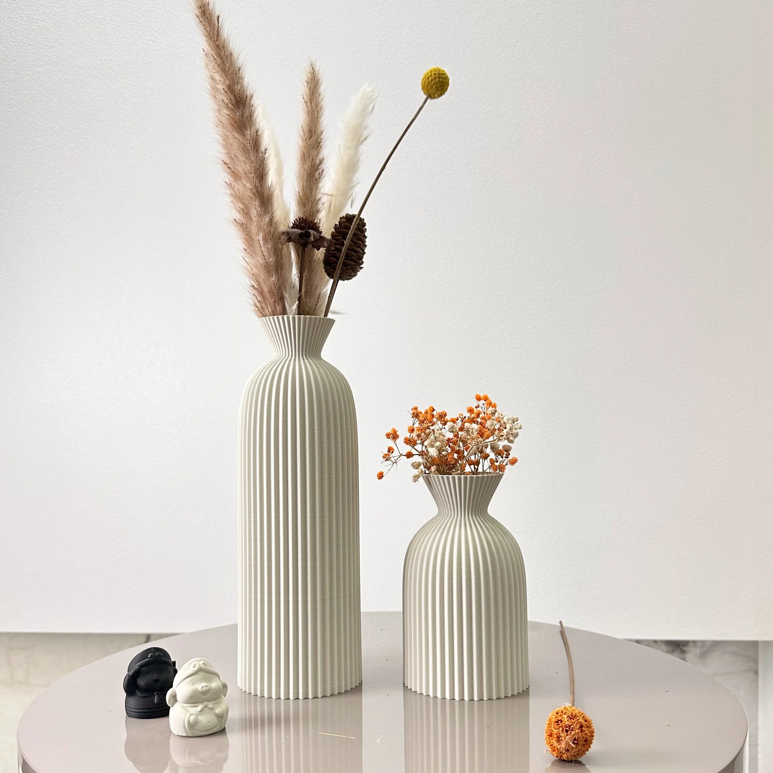 2-Piece Wavy Pattern Decorative Vase Set
