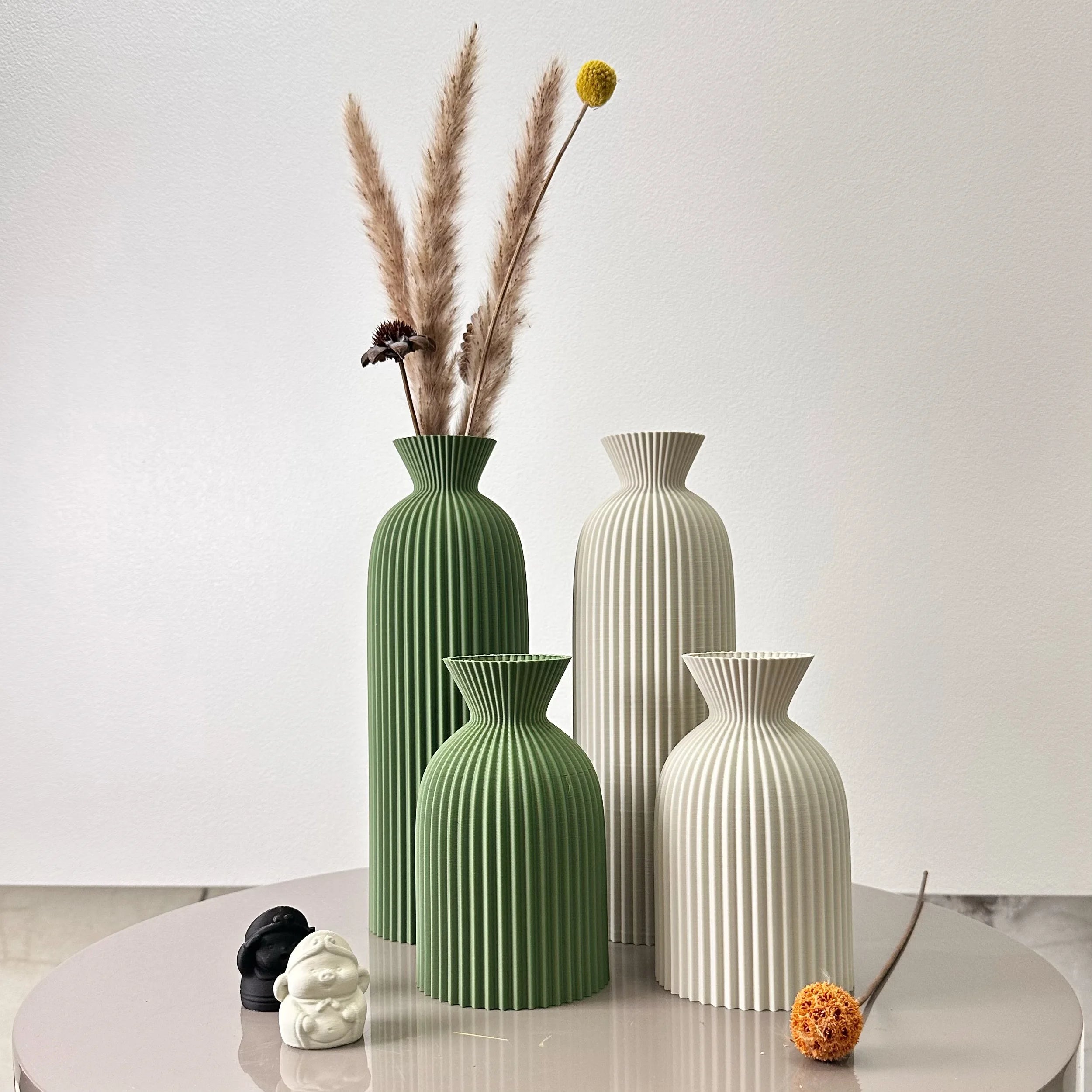 2-Piece Wavy Pattern Decorative Vase Set